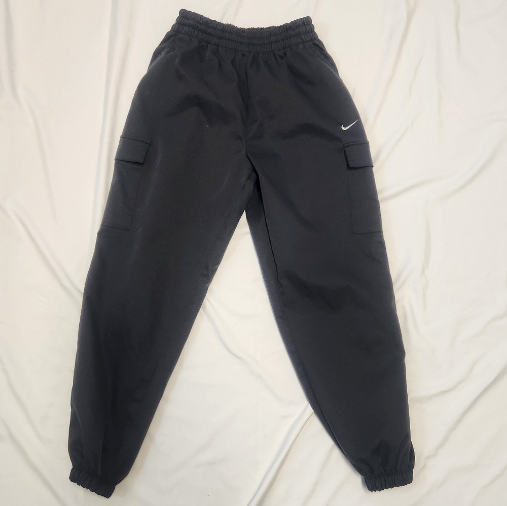 Nike Sportswear Kids Unisex Oversized Black Cargo Pants Size Medium FZ5554-010